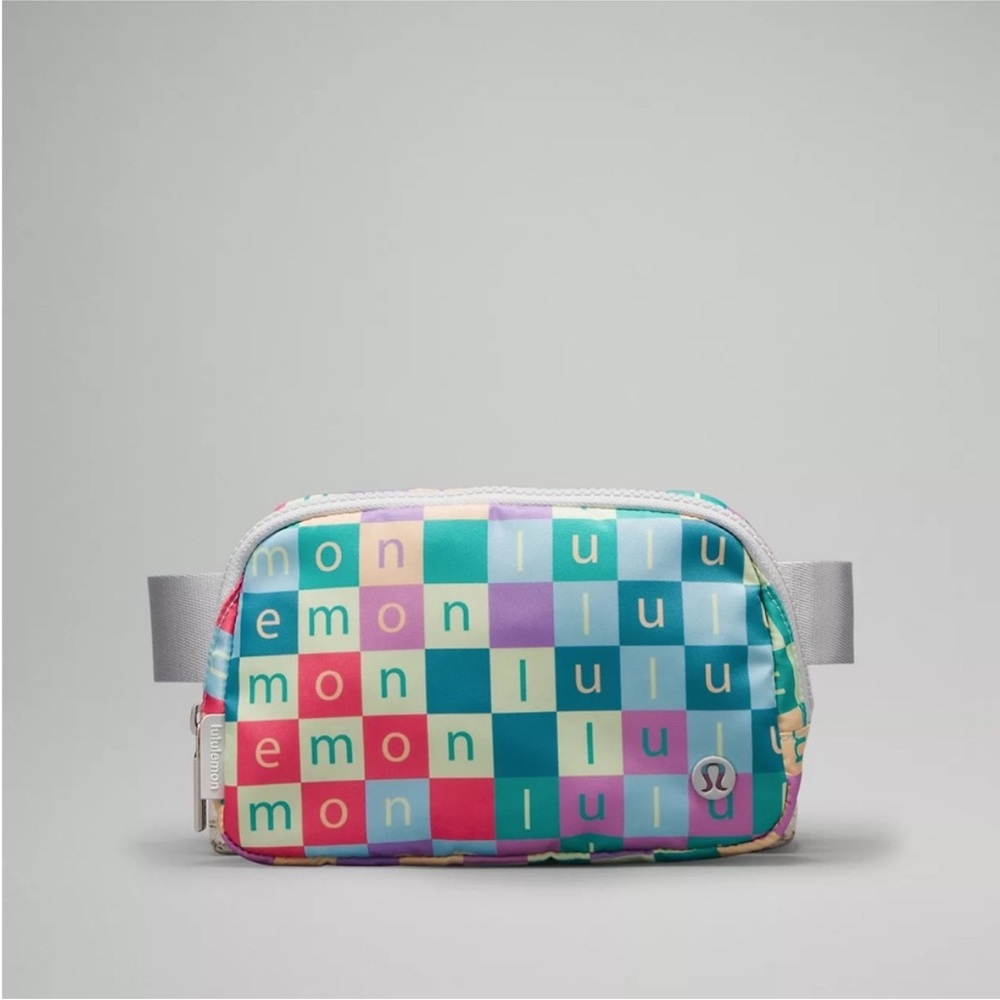 Lululemon Everywhere Belt Bag 1L	
Checkered Moment Mini Multi/Vapor
